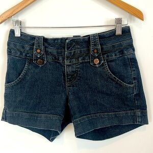 One Zone stretchy denim shorts mid rise size 4